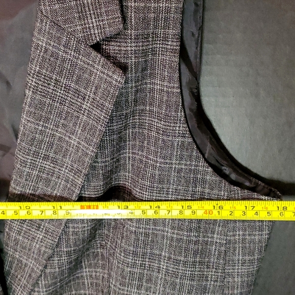 Van Heusen Studio Stretch Brown Plaid Ladies Vest - Medium - Picture 10 of 14